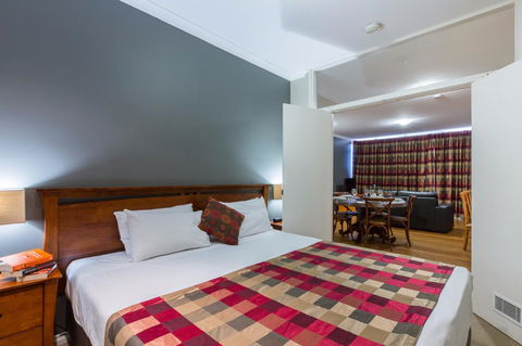 Mont Clare Boutique Apartments - Tourism Search 5