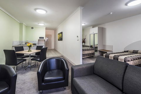 Comfort Inn & Suites Goodearth Perth - Tourism Search 7