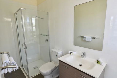 East On Byron - Tourism Search 27