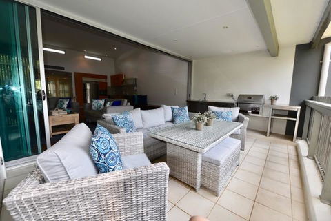 East On Byron - Tourism Search 35