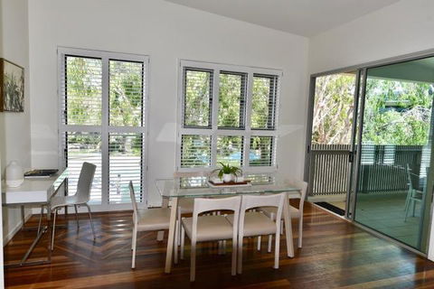 East On Byron - Tourism Search 29