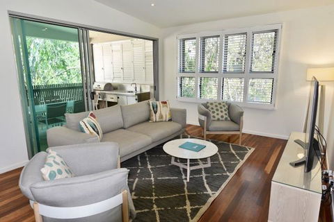 East On Byron - Tourism Search 25