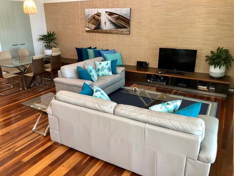 East On Byron - Tourism Search 38