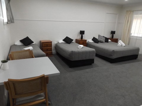 Ben Chifley Motor Inn - Tourism Search 8
