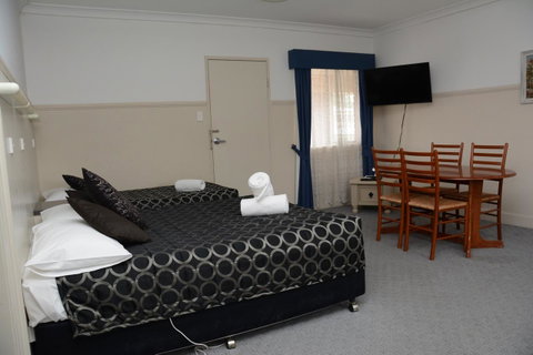 Ben Chifley Motor Inn - Tourism Search 20