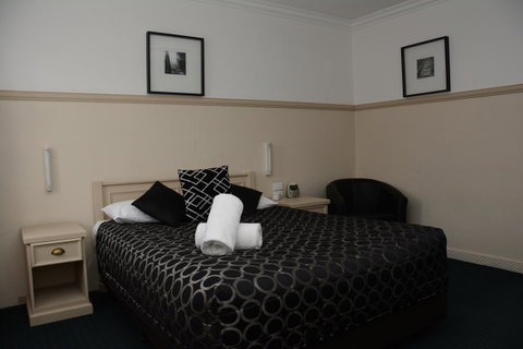 Ben Chifley Motor Inn - Tourism Search 19