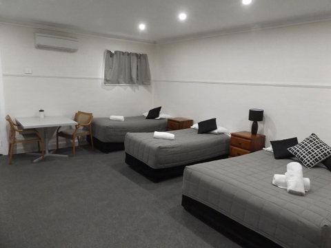 Ben Chifley Motor Inn - Tourism Search 5