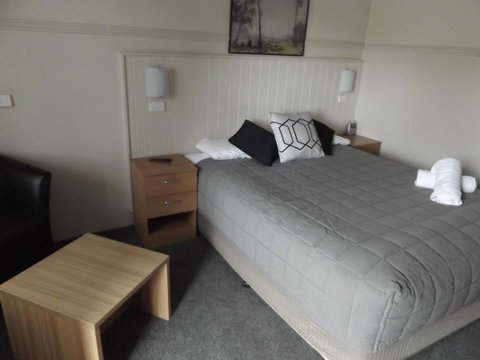 Ben Chifley Motor Inn - Tourism Search 9