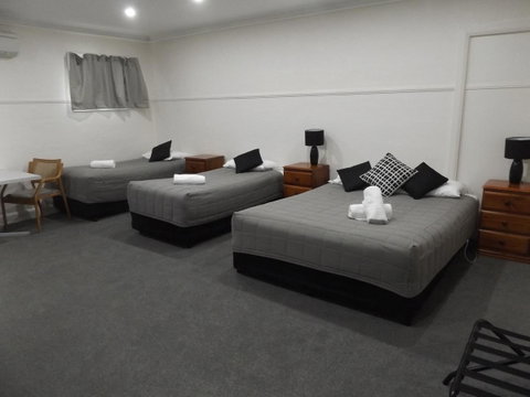 Ben Chifley Motor Inn - Tourism Search 1