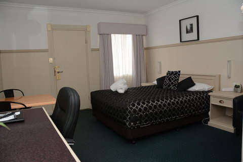 Ben Chifley Motor Inn - Tourism Search 15