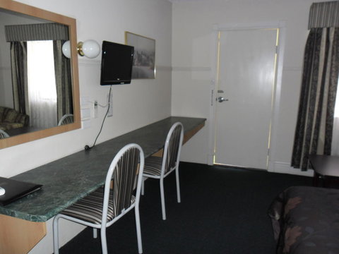 Ben Chifley Motor Inn - Tourism Search 40