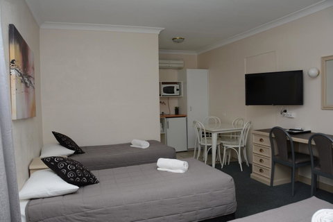 Ben Chifley Motor Inn - Tourism Search 4