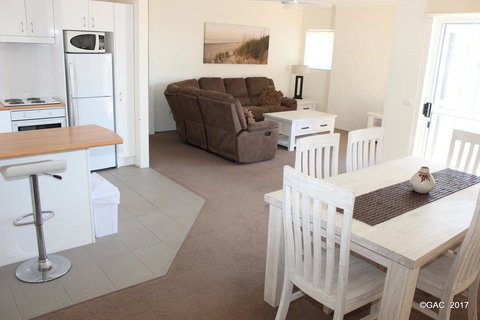 Mollymook Cove Apartments - Tourism Search 29