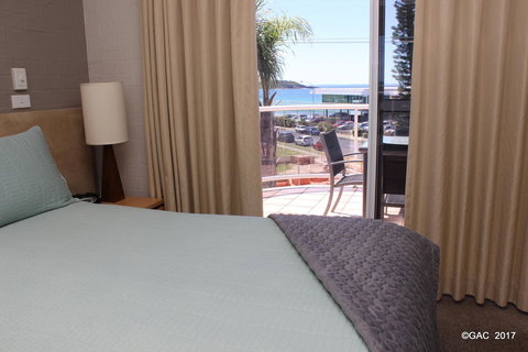 Mollymook Cove Apartments - Tourism Search 6