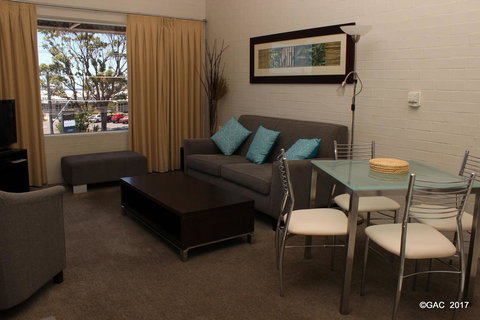 Mollymook Cove Apartments - Tourism Search 3