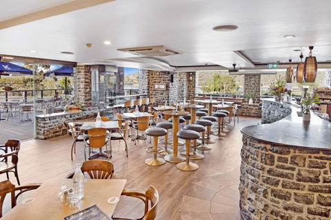 Banjo Paterson Inn - Tourism Search 8