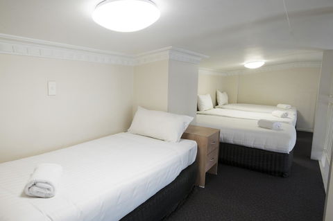 Banjo Paterson Inn - Tourism Search 27