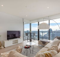 High Rise apt in Heart of Sydney wt Harbour View - Tourism Search