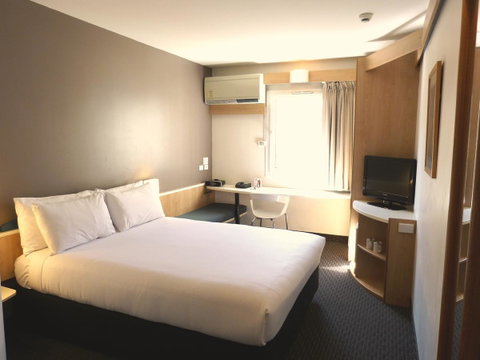 Ibis Thornleigh - Tourism Search 25
