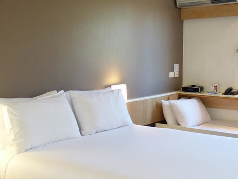 Ibis Thornleigh - Tourism Search 21