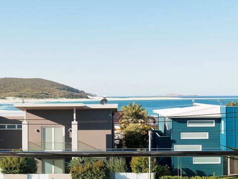 Blue View @ Fingal Bay - Tourism Search 16