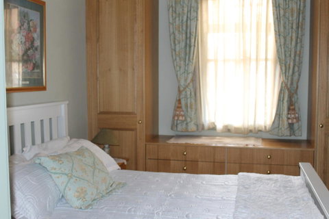 Boot Makers Cottage - Tourism Search 11