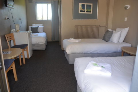 Commercial Hotel Motel Lithgow - Tourism Search 18