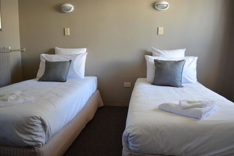 Commercial Hotel Motel Lithgow - Tourism Search 30