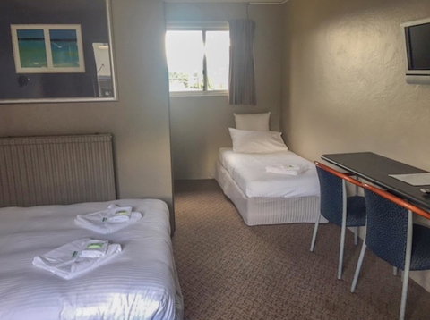 Commercial Hotel Motel Lithgow - Tourism Search 11