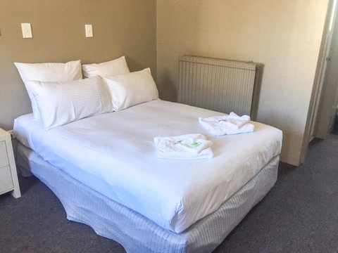 Commercial Hotel Motel Lithgow - Tourism Search 14