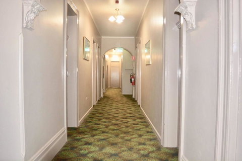 Commercial Hotel Motel Lithgow - Tourism Search 13