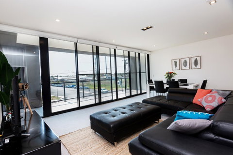 Brand New Executive Apartment - Tourism Search 21