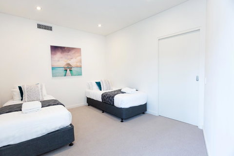 Brand New Executive Apartment - Tourism Search 15