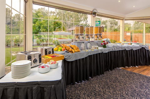 Best Western Plus Hovell Tree Inn - Tourism Search 10