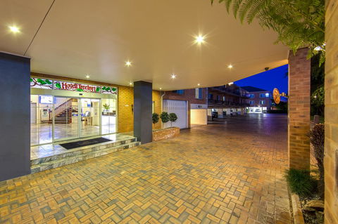Best Western Plus Hovell Tree Inn - Tourism Search 3