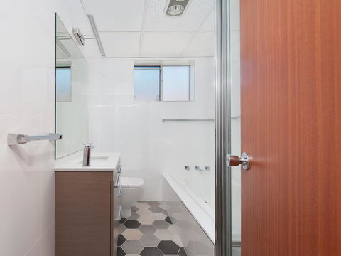 Victoria Parade, Kiah, Unit 10, 53 - Tourism Search 11
