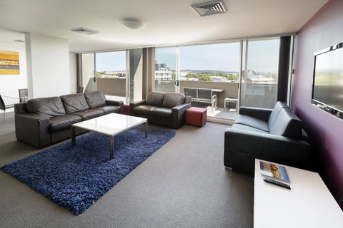 Honeysuckle Executive Apartments - Tourism Search 40