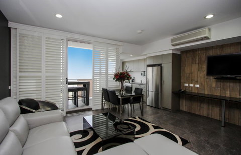 Honeysuckle Executive Apartments - Tourism Search 11