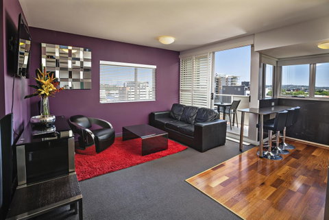 Honeysuckle Executive Apartments - Tourism Search 14