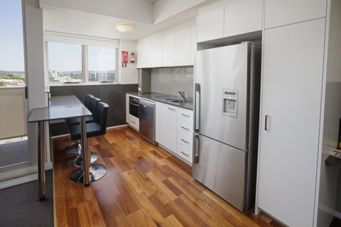 Honeysuckle Executive Apartments - Tourism Search 4