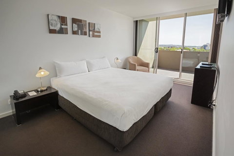 Honeysuckle Executive Apartments - Tourism Search 36