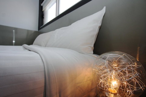 Honeysuckle Executive Apartments - Tourism Search 23