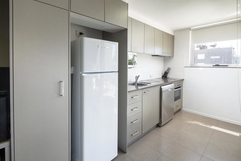 Honeysuckle Executive Apartments - Tourism Search 5