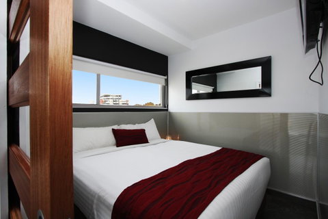 Honeysuckle Executive Apartments - Tourism Search 34