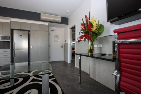 Honeysuckle Executive Apartments - Tourism Search 15