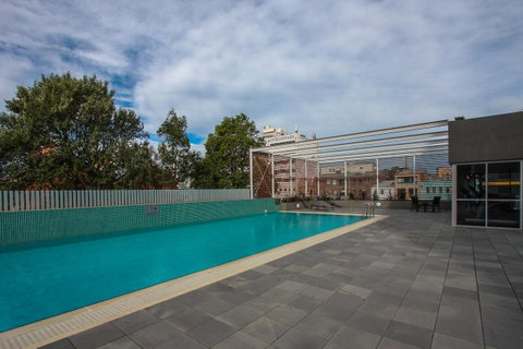 Honeysuckle Executive Apartments - Tourism Search 32