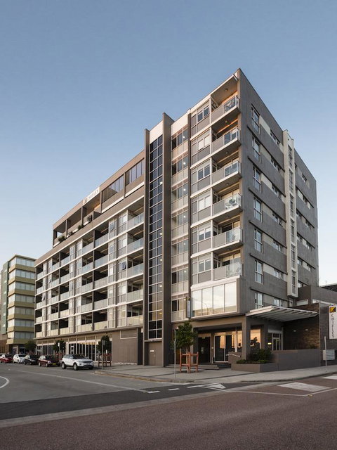 Honeysuckle Executive Apartments - Tourism Search 37
