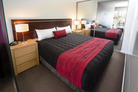 Honeysuckle Executive Apartments - Tourism Search 27