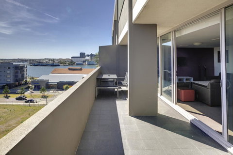 Honeysuckle Executive Apartments - Tourism Search 41