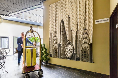 Airport Hotel Sydney - Tourism Search 6